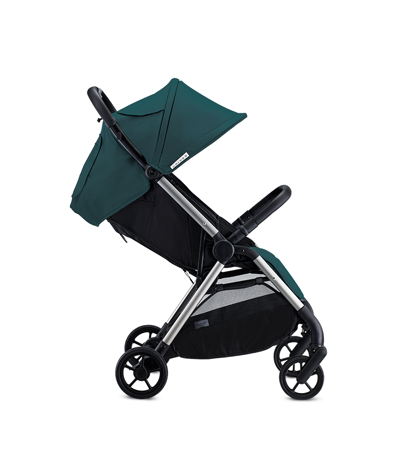 Colugo stroller with one-handed two-second fold in Ponderosa Pine